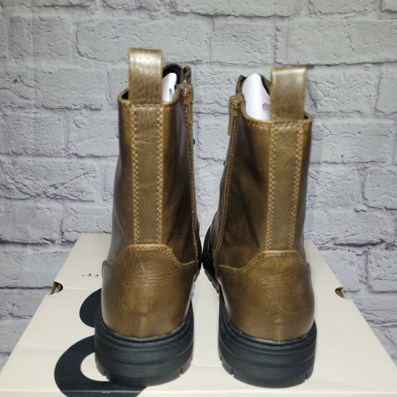 SO Reindeer Women's Combat Boots - Picture 4 of 5